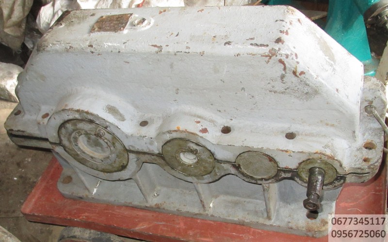 Редуктор цилиндрический трехступенчастый  1Ц3У-200-100-21-У3, ТУУ 29.1-24587406.003-2003, вес 190 кг,  Редукторы планетарные, редукторы червячные